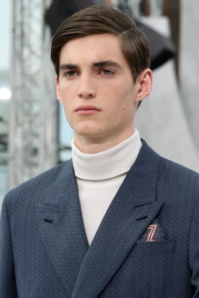 Look 2